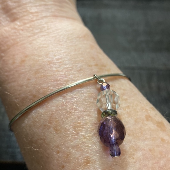 NWOT Silver Tone and Purple Charm Bangle Bracelet! - Picture 3 of 4